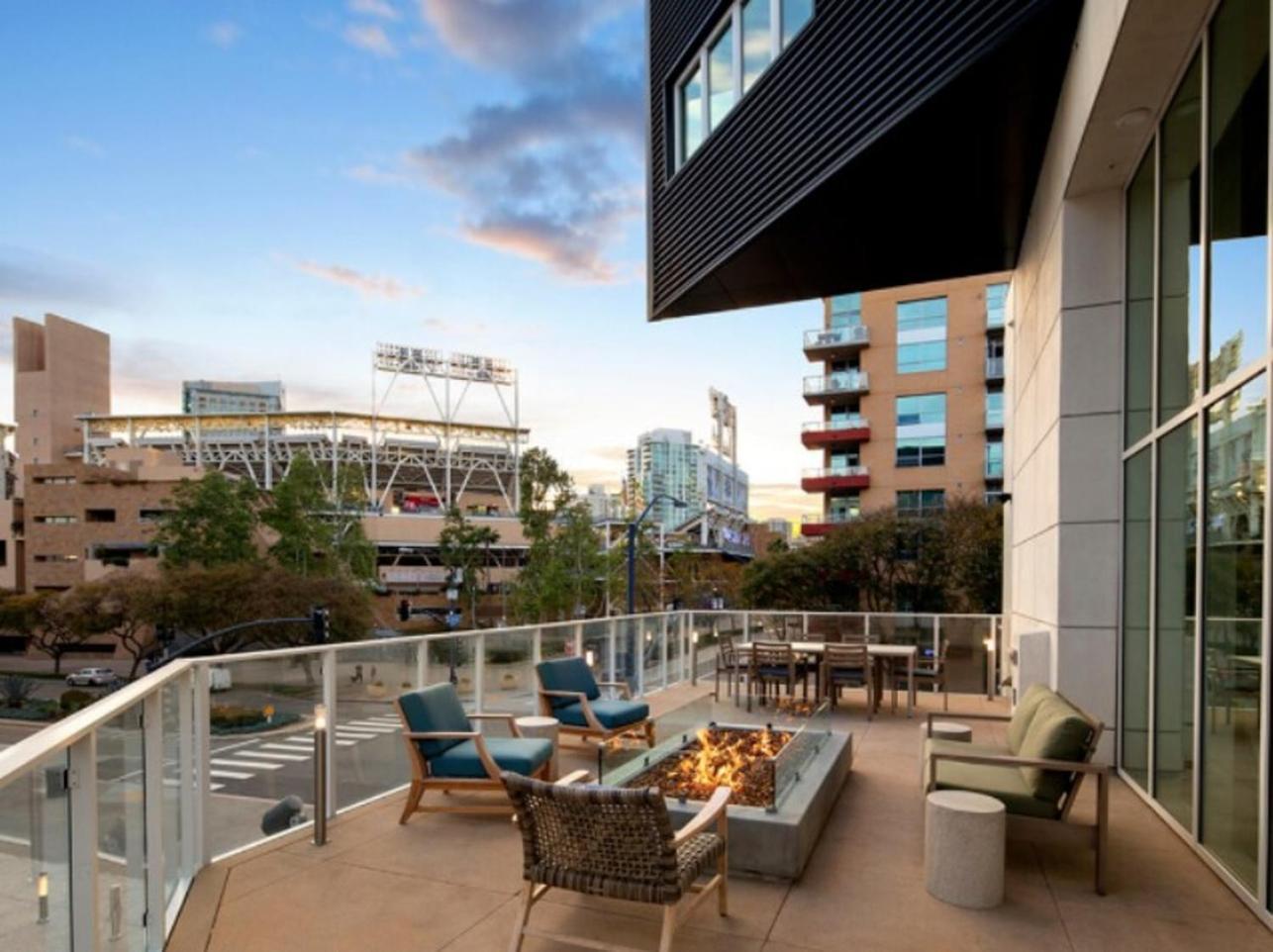Stunning Apartment By Petco Park! San Diego Buitenkant foto
