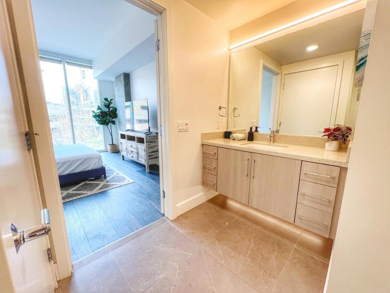 Stunning Apartment By Petco Park! San Diego Buitenkant foto